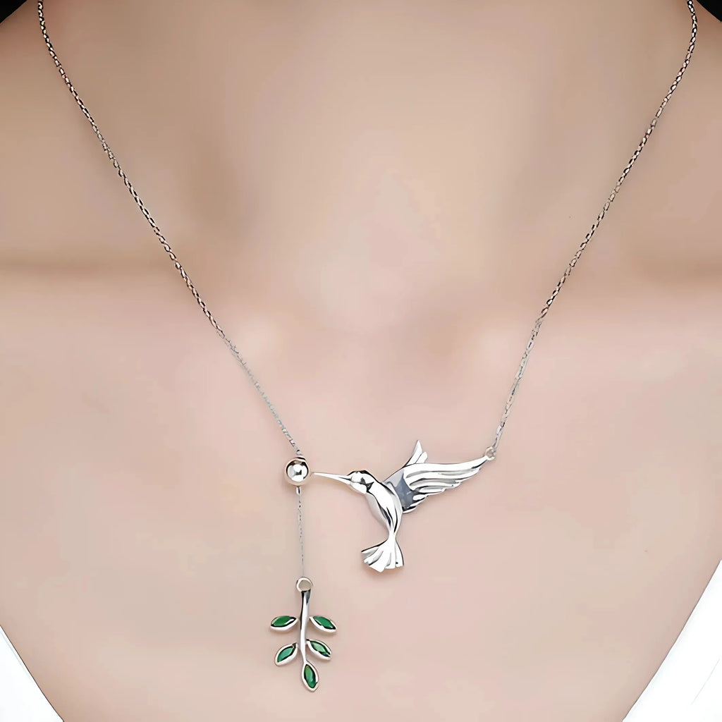 Elegante Frühlingsbaum-Halskette mit Vogelanhänger – Zeitlose Schönheit in 925er Sterlingsilber - STILEDEL