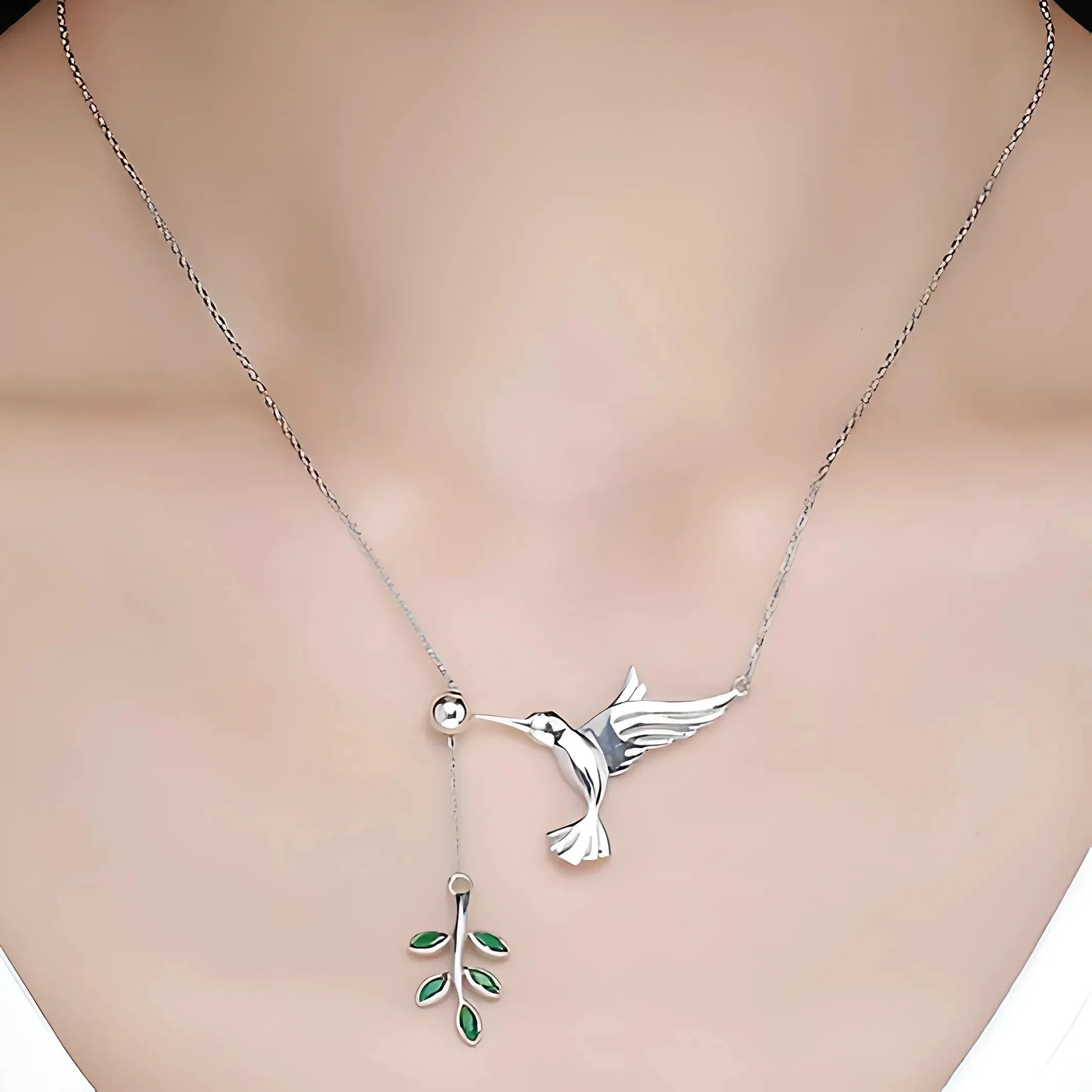 Elegante Frühlingsbaum-Halskette mit Vogelanhänger – Zeitlose Schönheit in 925er Sterlingsilber - STILEDEL